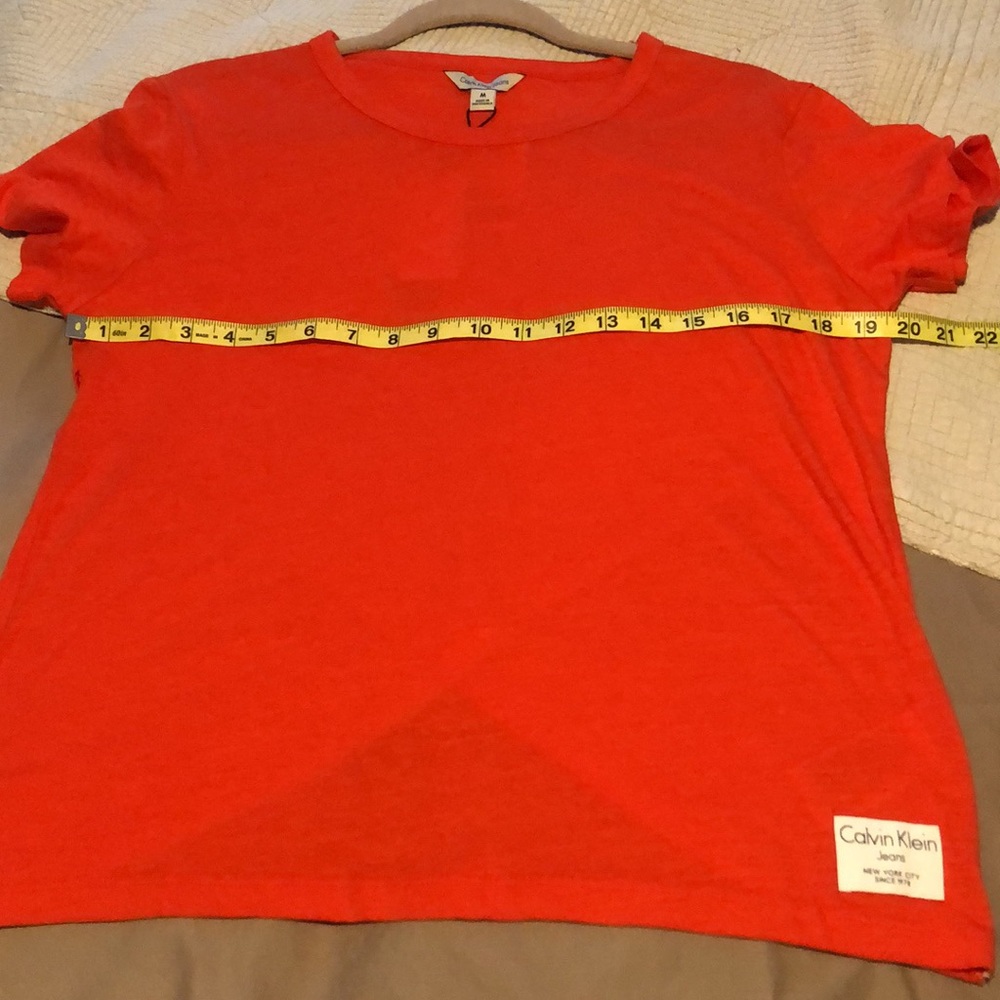 Split-back Tee - Picture 7 of 8